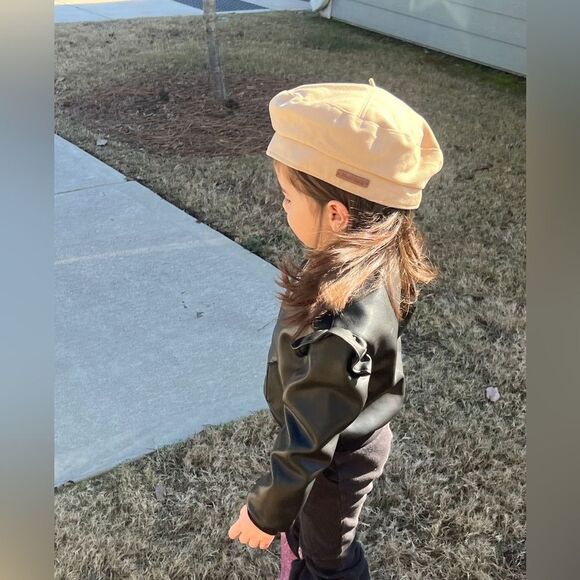 Handmade Unisex Camel Beret hat for Kids - Picture 7 of 7